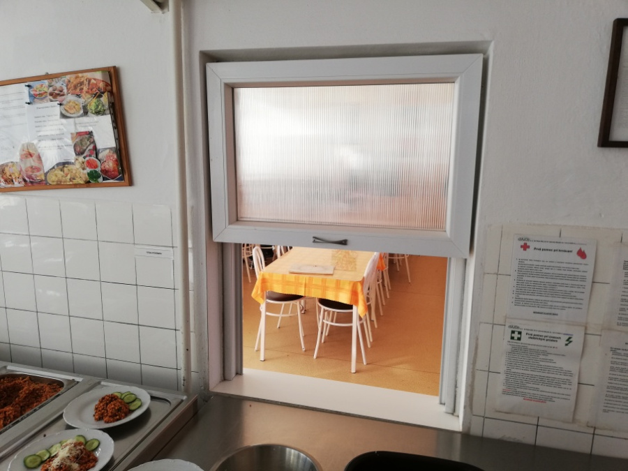 posuvné výdajné okienko – realizácia